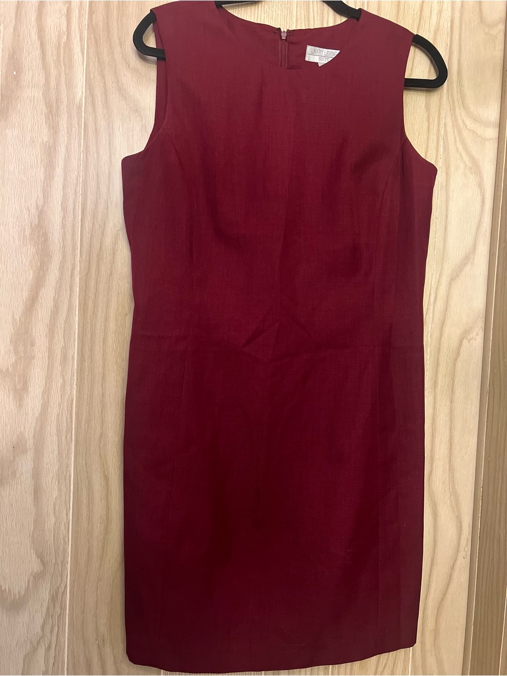 Larry Levine Sleeveless Wine Sheath Dress